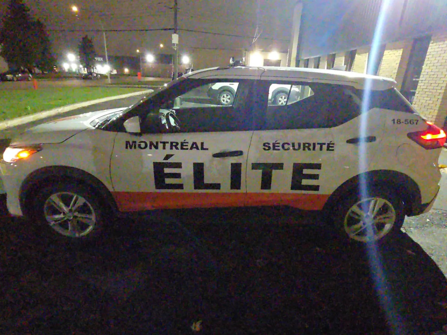 Montréal security vehicle photographed at night